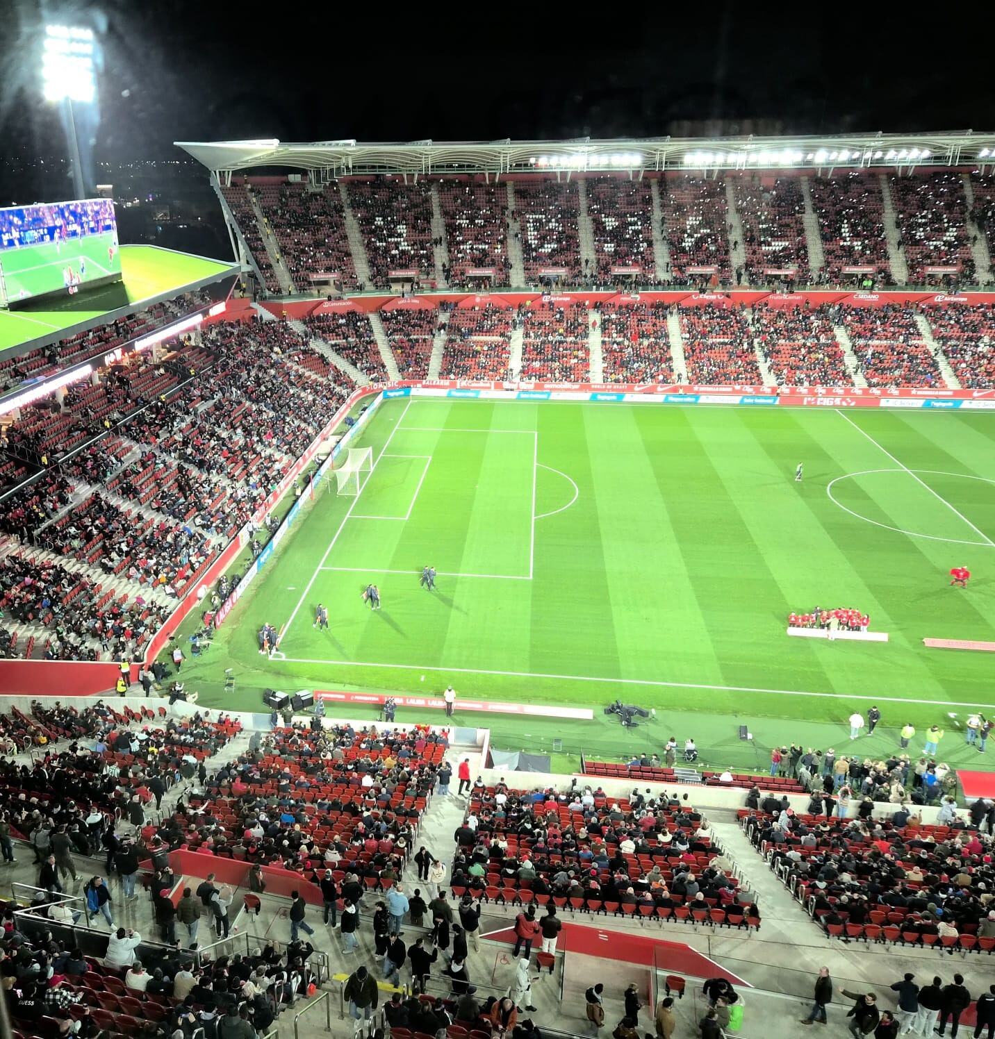 Mallorca–Betis at Estadi Mallorca Son Moix, seen from one of the stadium boxes. February 2026. Photograph by Hernán Nogués.